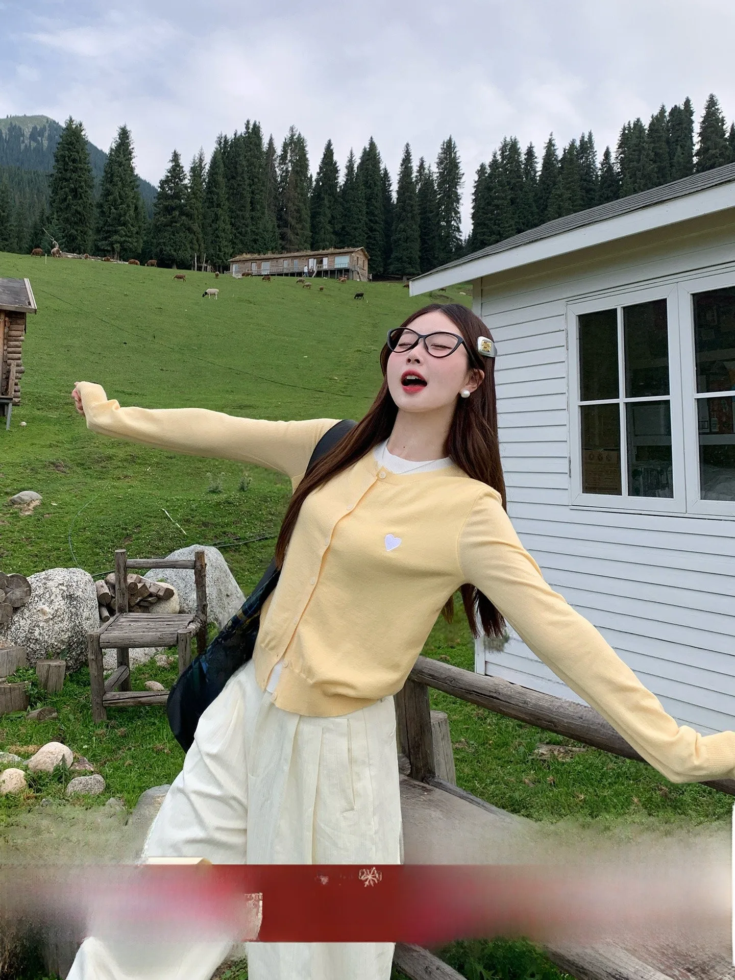 

Вязаный кардиган Su San San для женщин, ранняя весна, топ, желтый свитер с сердечками, верхняя одежда, мягкий, в корейском стиле, длинный рукав