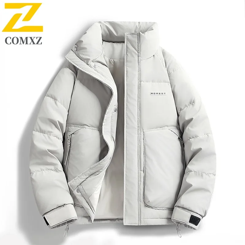 COMXZ-Chaqueta de plumón de estilo coreano para hombre, Parka ligera con diseño de cuello levantado, abrigo de invierno resistente al frío para exteriores de tono sólido
