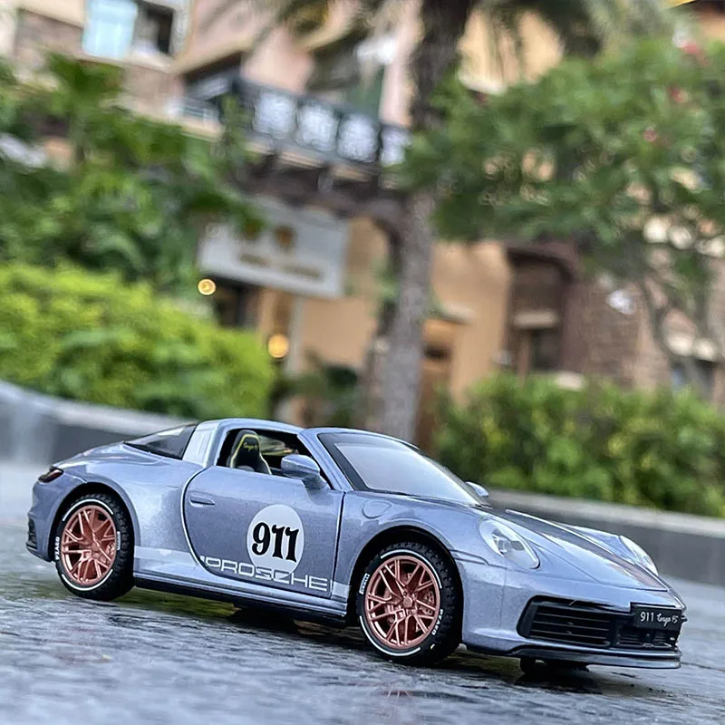 1/32 porkeychain 911 convertibile TARGA 4s pista in lega modello di auto da corsa pressofuso in metallo giocattolo modello di auto simulazione suono luce regalo per bambini