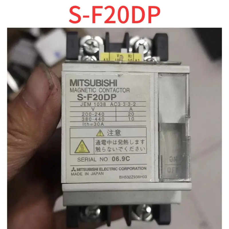 Second-hand  The electromagnetic contactor S-F20DP has good function