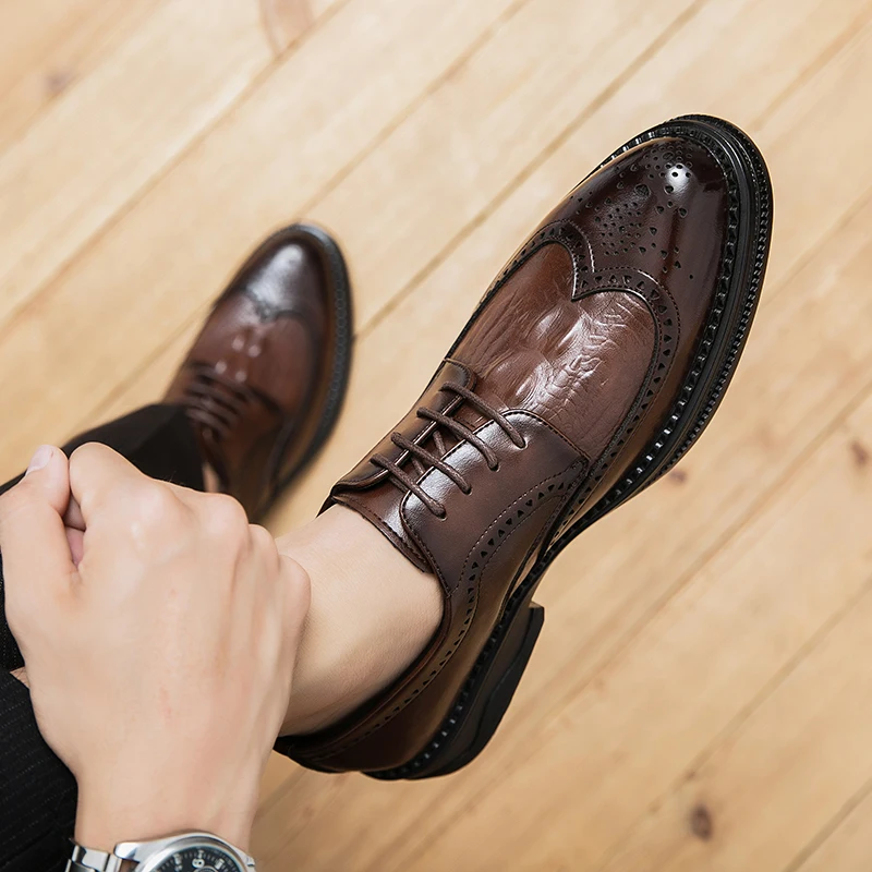 

Brand Fashion Men's Crocodile Embossed Blok Carving Leather Shoes Spring New Style Mens Comfortable Lace Up Casual Leather Shoes