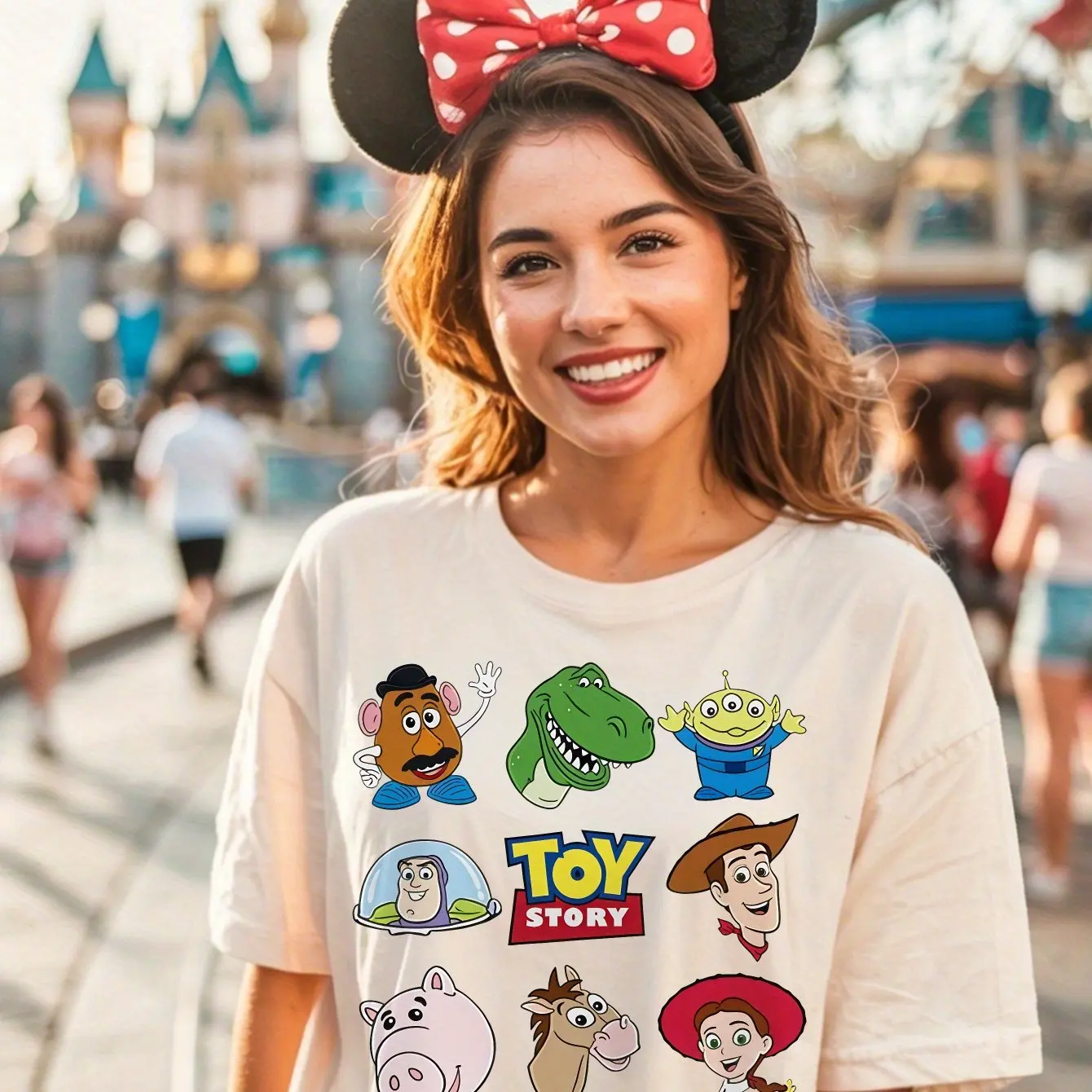 تي شيرت نسائي برسومات Toy Story - تي شيرت بأكمام قصيرة من القطن الخالص باللون الوردي الناعم مع Woody & Buzz Lightyear، Jessie & Bullseye #1