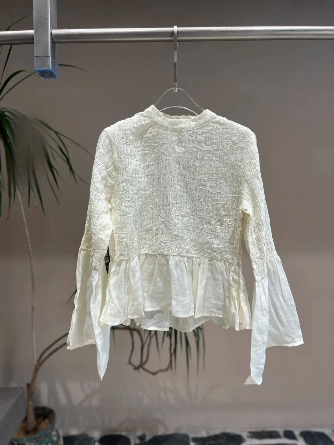 

Heidd Early Spring 2026 Court Style Design Sense Pleated Embroidered Bell Sleeve Silk Shirt Women's Regular Fit Long...