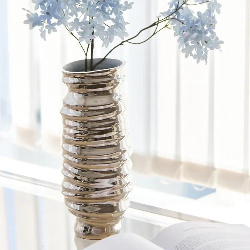 Luxury Silver Aluminum Vase with Screw Pattern Flower Ornament for Living Room Desktop Home Decor Modern Creative Model