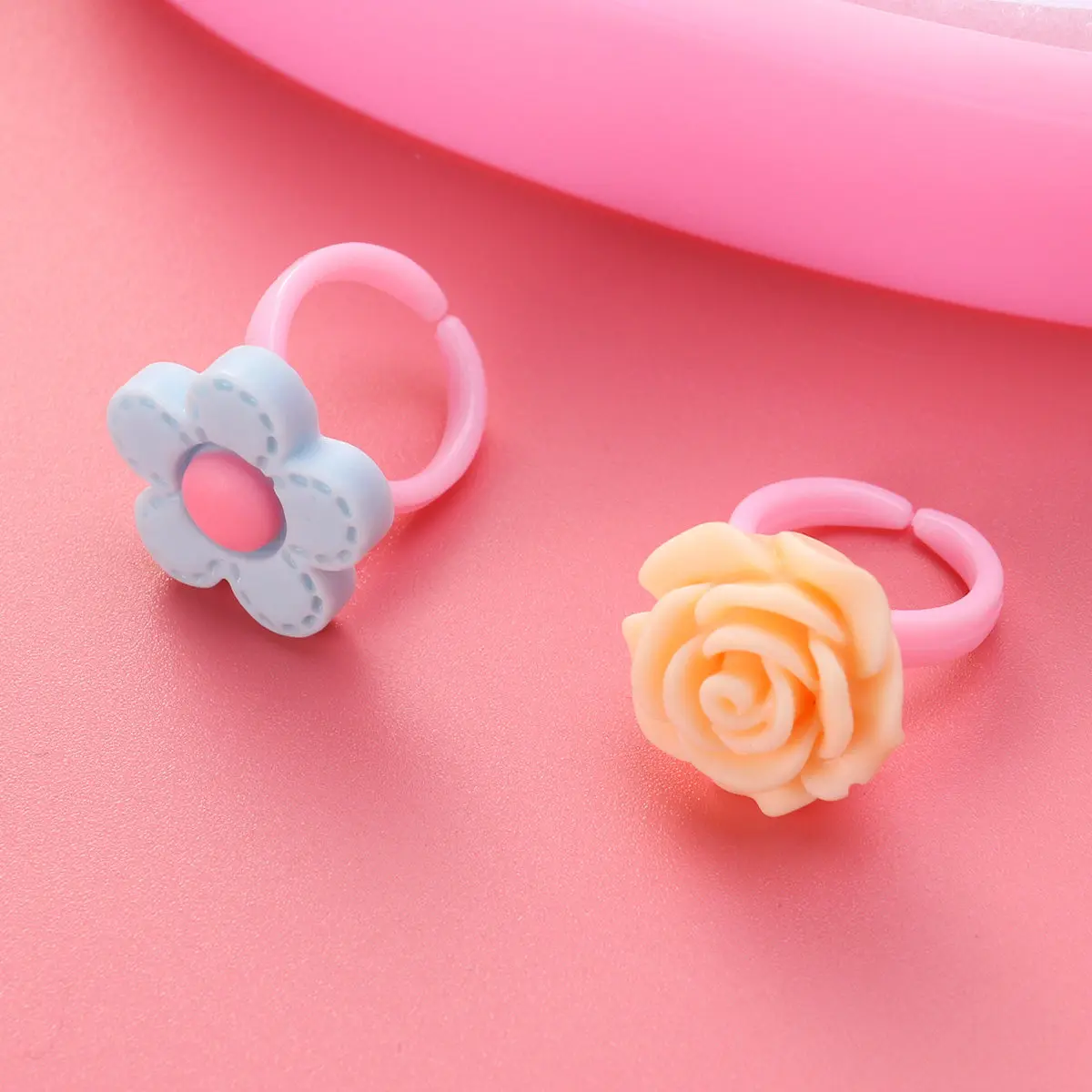 24Pcs Cartoon Rings Colorful Flower Design Heart Shaped Box Gift for Birthday Party Dress Up Ring