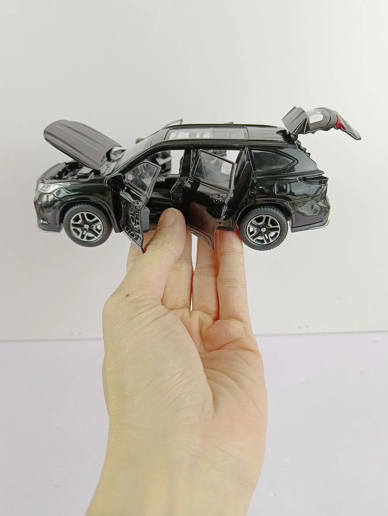 1:32 corona lanzamiento terrestre SUV alta simulación Diecast Metal aleación modelo coche sonido luz tirar hacia atrás colección niños juguetes regalos