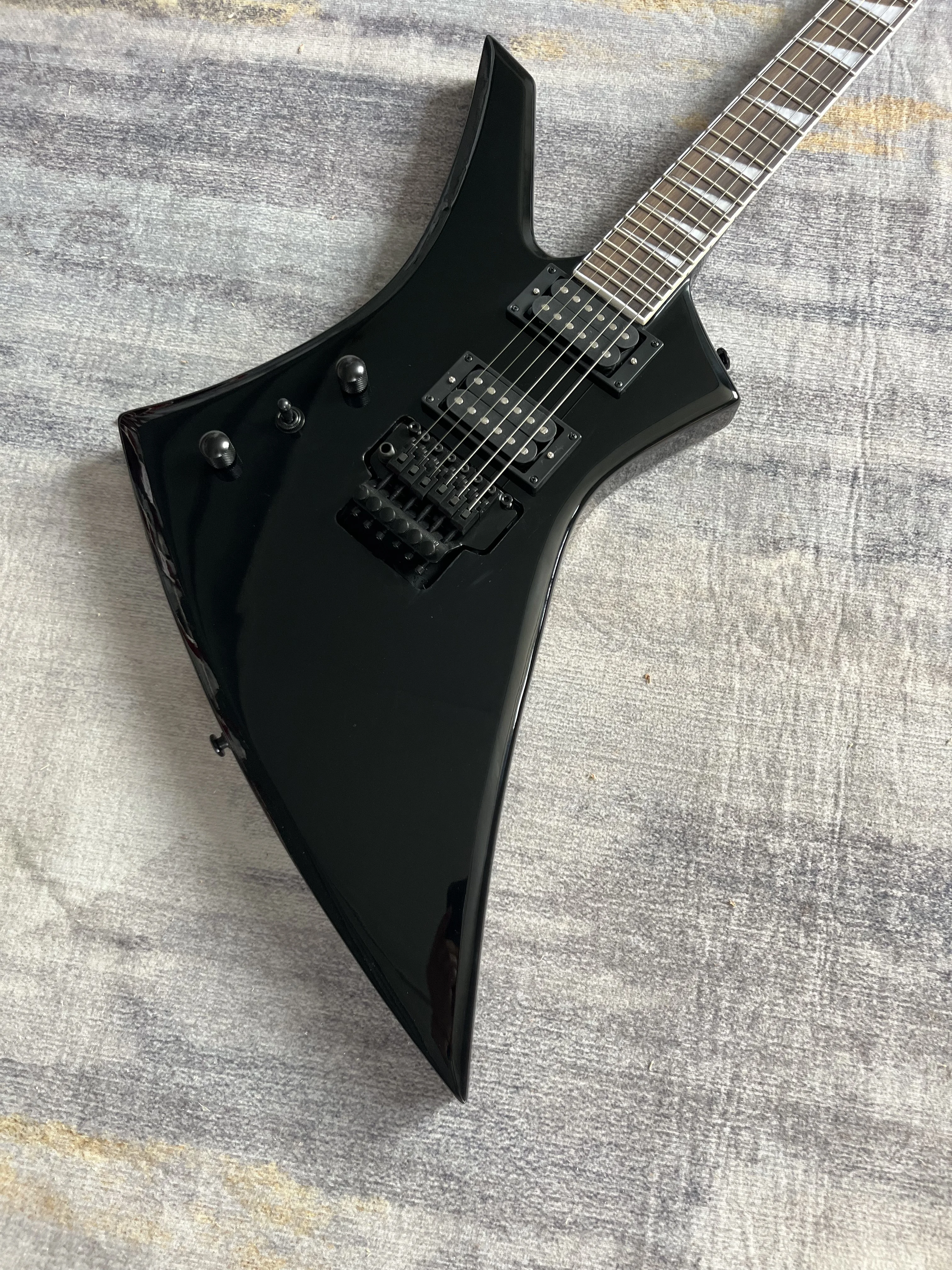 Chinese Electric Guitar Son Left Hand Black Color Tremolo System Jack 6 String
