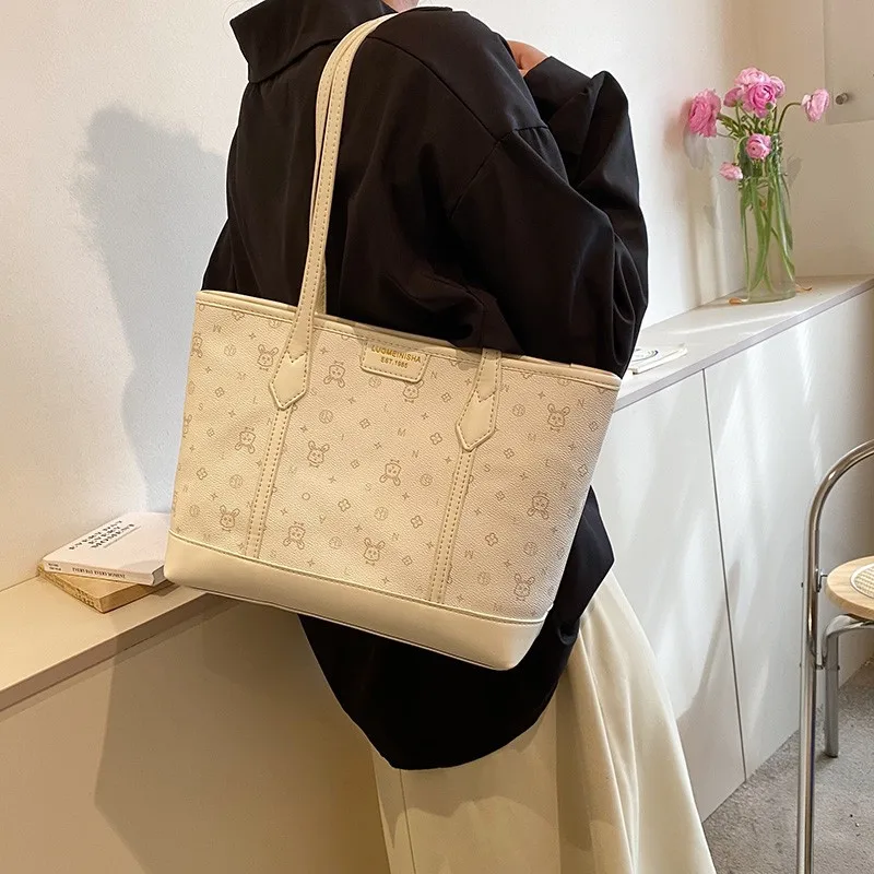 

Large Capacity Commuter Bag Printed Women 2025 New Fashion Shoulder Armpit Bag College Students Class Casual Tote Bag