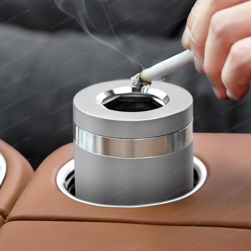 New stainless steel car ashtray seal rotating car anti-fly ashtray large metal creative car