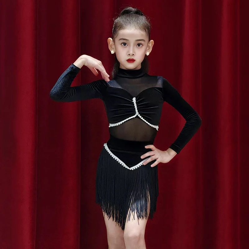 

Черное бархатное платье для латинских танцев для девочек, тренировочная одежда с длинными рукавами, платье с бахромой, платье для соревнований ча-ча, румба, самба, DNV24836