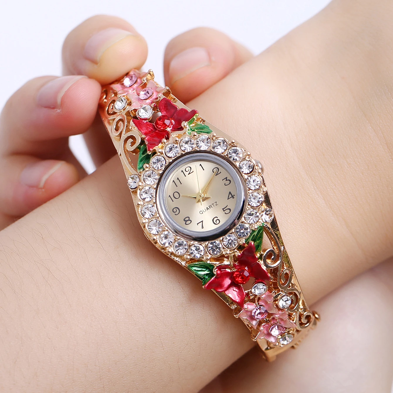 Simple retro Japanese women\'s quartz bracelet watch with a sense of luxury, birthday gifts, and party matching