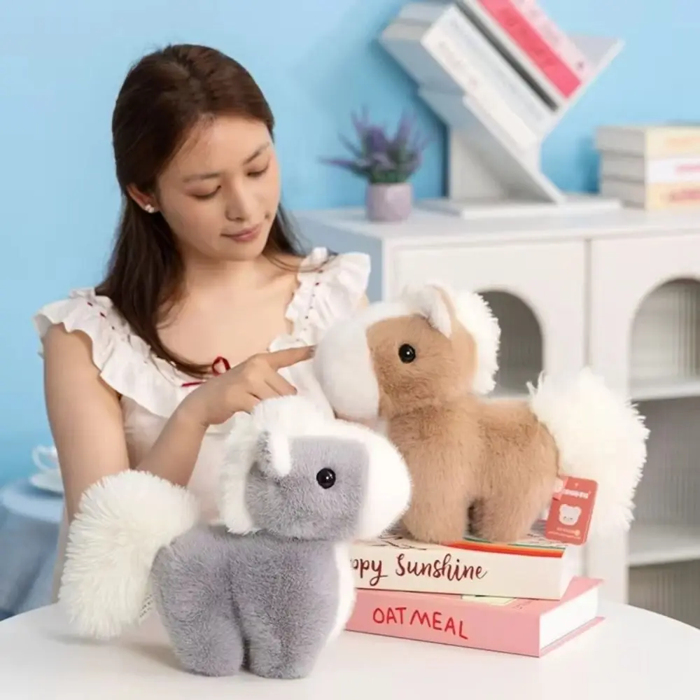 Peluche Cavallo in piedi Simulazione Pony Simulazione Animale a pelo lungo Cavallo Bambola Decorazione della stanza farcita con cavallo morbido e adorabile