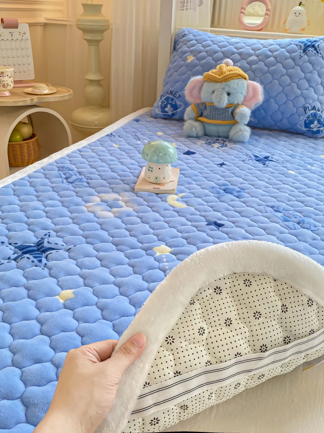 Thickened Milk Velvet Mattress Soft Pad Single Bed Special 90190cm Winter Warm Pad Quilt Student Dormitory Exclusive Product