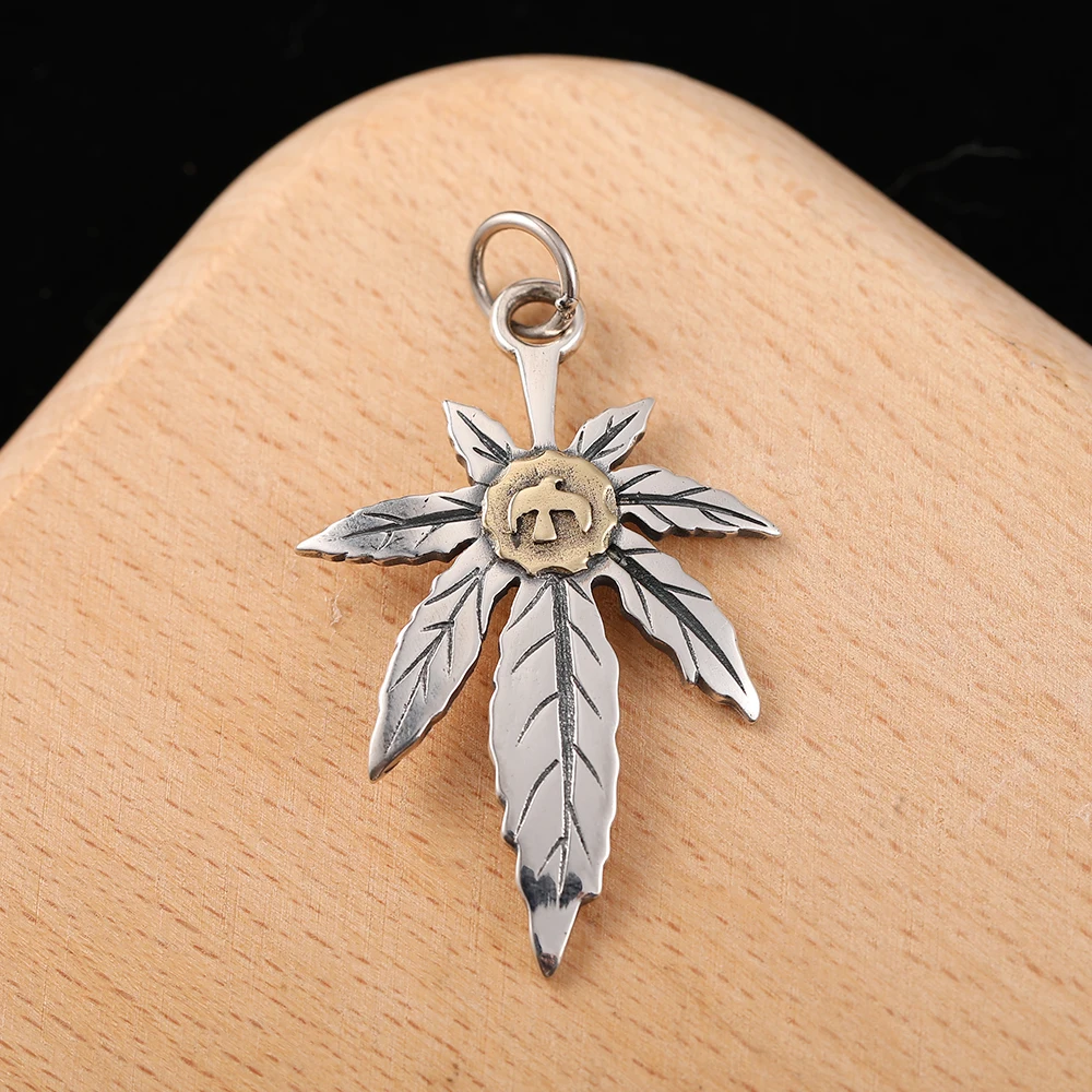 

Indian Style Necklaces for Women Vintage Pendant Unisex Man Necklace Men Goro Takahashi Jewelry Eagle Maple Leaf Shape Fashion