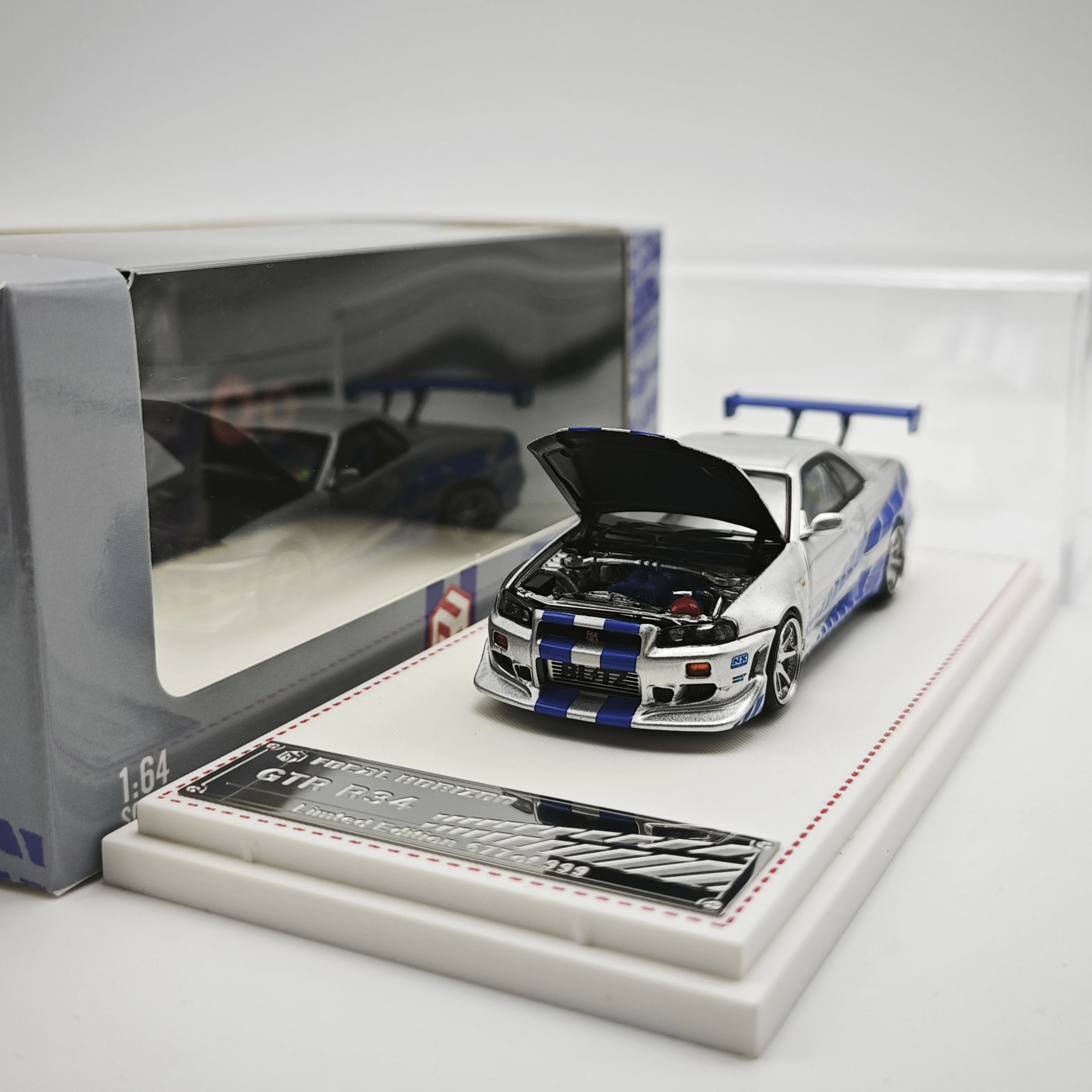 

FH 1:64 GT-R R34 Skyline FNF Openable Front Cover Alloy Car Model