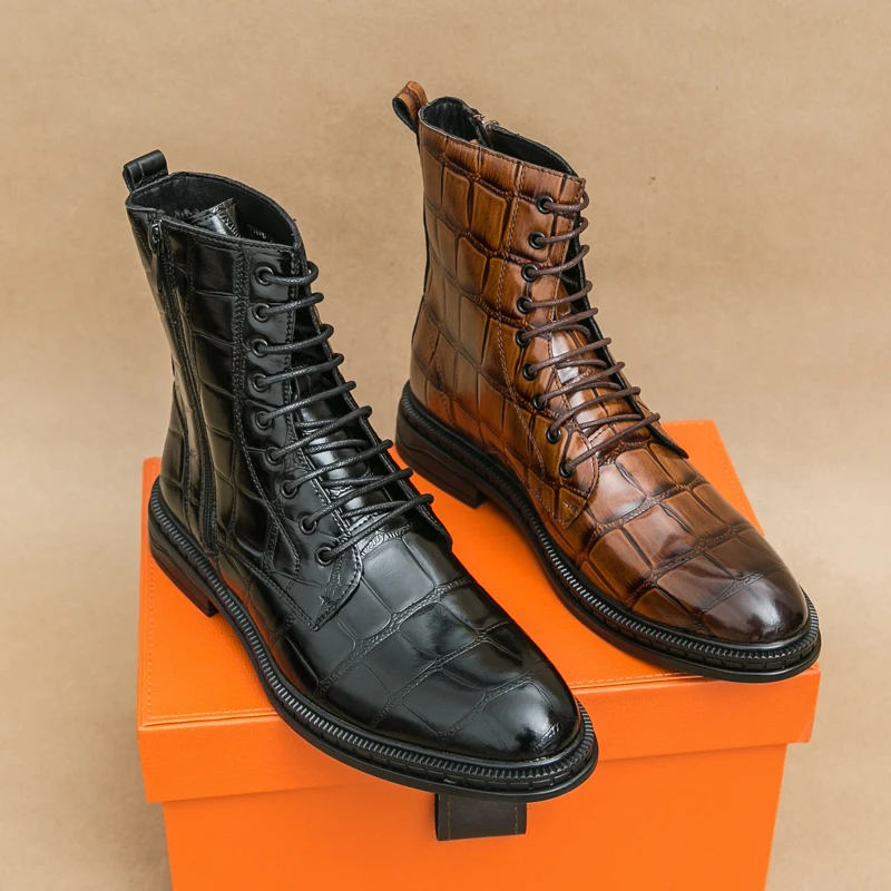 

Новые мужские высокие кожаные туфли. Минималистичный и универсальный дизайн. Мода на открытом воздухе. Осенне-зимняя обувь для уличной работы.