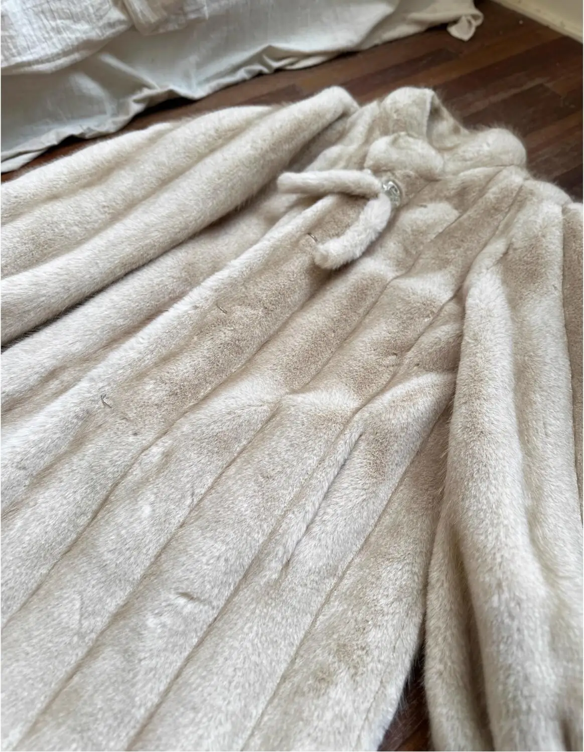 New Winter Embossing Stripes Line Pattern Faux Mink Fur Coat CHIC Women Stand Collar Long Lantern Sleeve Midi Outerwear Warm