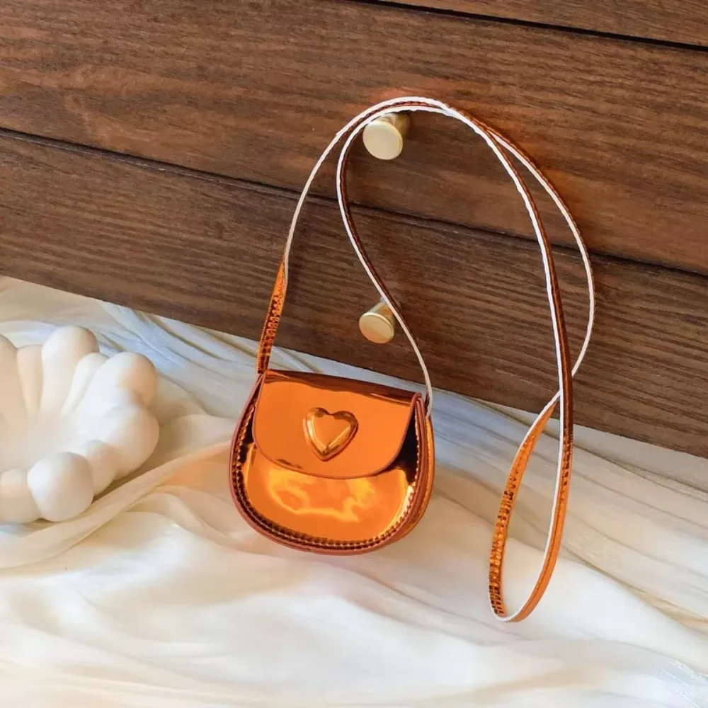 Cute Compact Size Mini Crossbody Bag Adjustable Heart Kids Shoulder Bag Lightweight Shiny Finish Heart Purse For Girls Woman