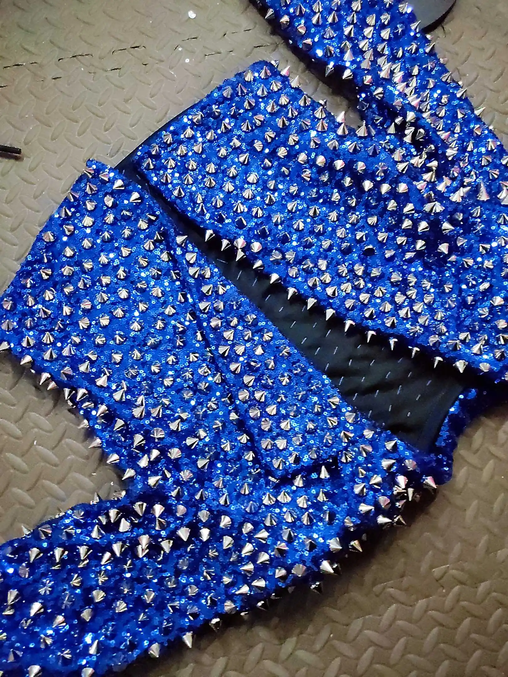 Show Girl Outfit   2025 Nightclub Gogo Dancer Stage Costume Rivet Jacket Sequins Bikini Shorts Pole Dance Clothes Music Festival