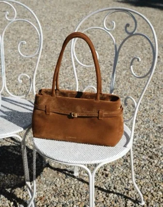 

Man high-quality plush underarm bag for women, versatile large-capacity tote bag, European and American retro style women's bag