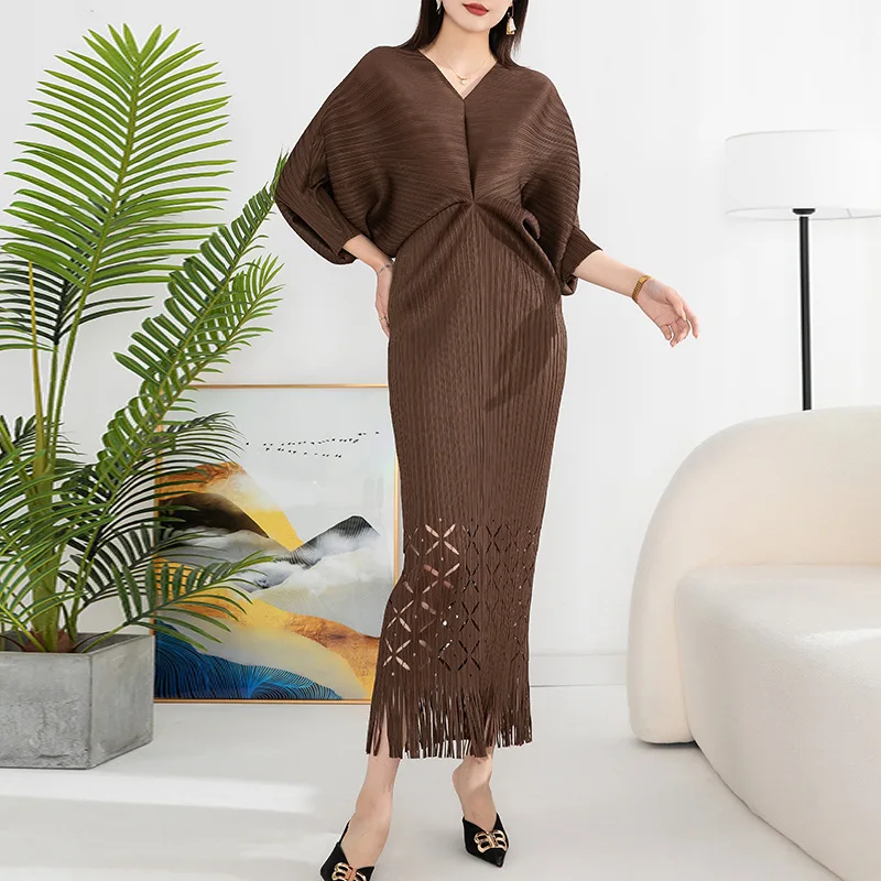 

Miyake Batwing Sleeve Tassel Burning Long Dress for Women 2023 Summer New Style Fat MMV Word Collar One-Step Pleated Dress Women