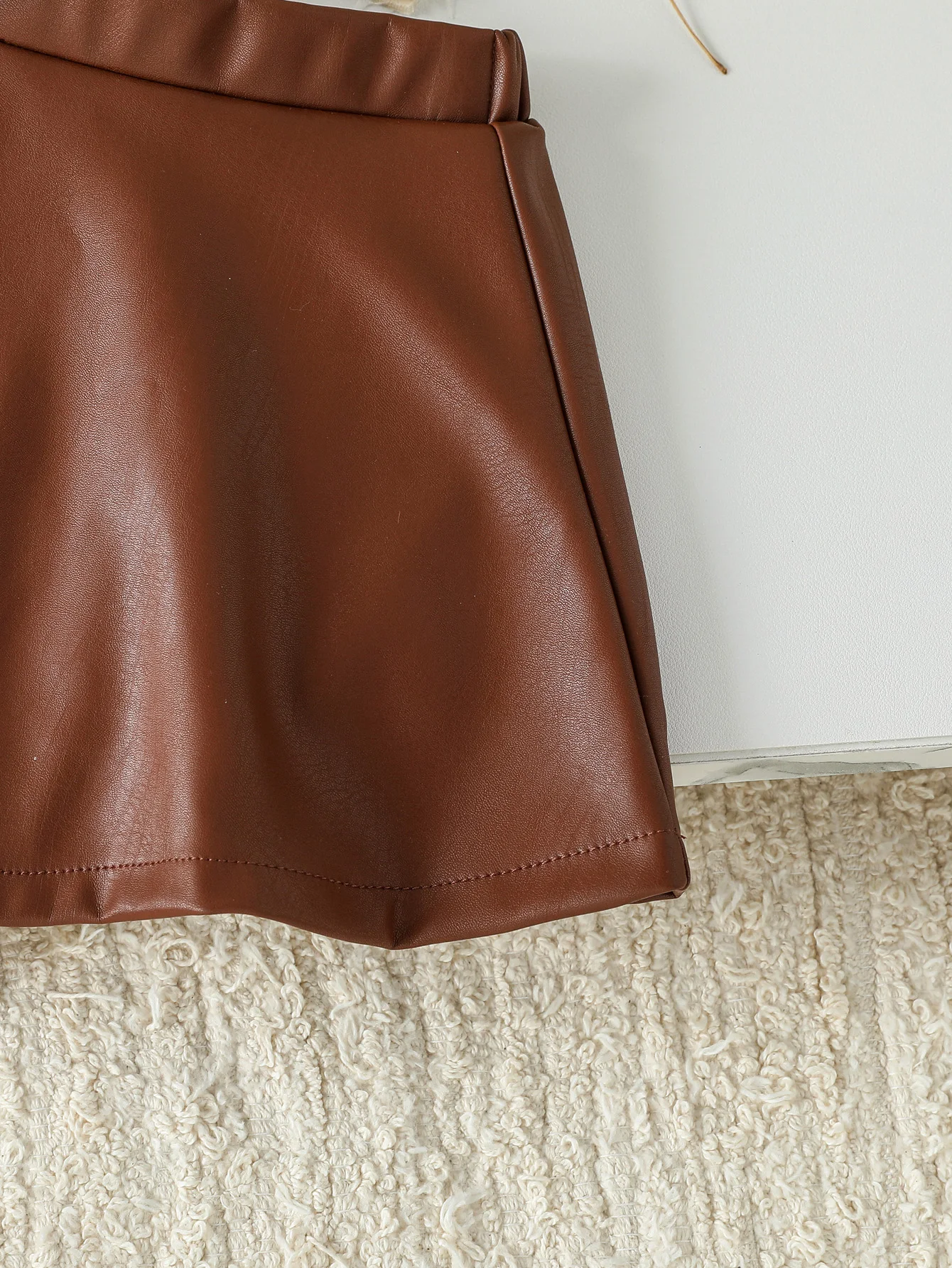 طفل الفتيات الملابس مجموعة ربيع الخريف نمط قصير القوس كم طويل أعلى + تنورة جلدية قصيرة 2 قطعة ل 3-24 متر الفتيات الزي الأنيق