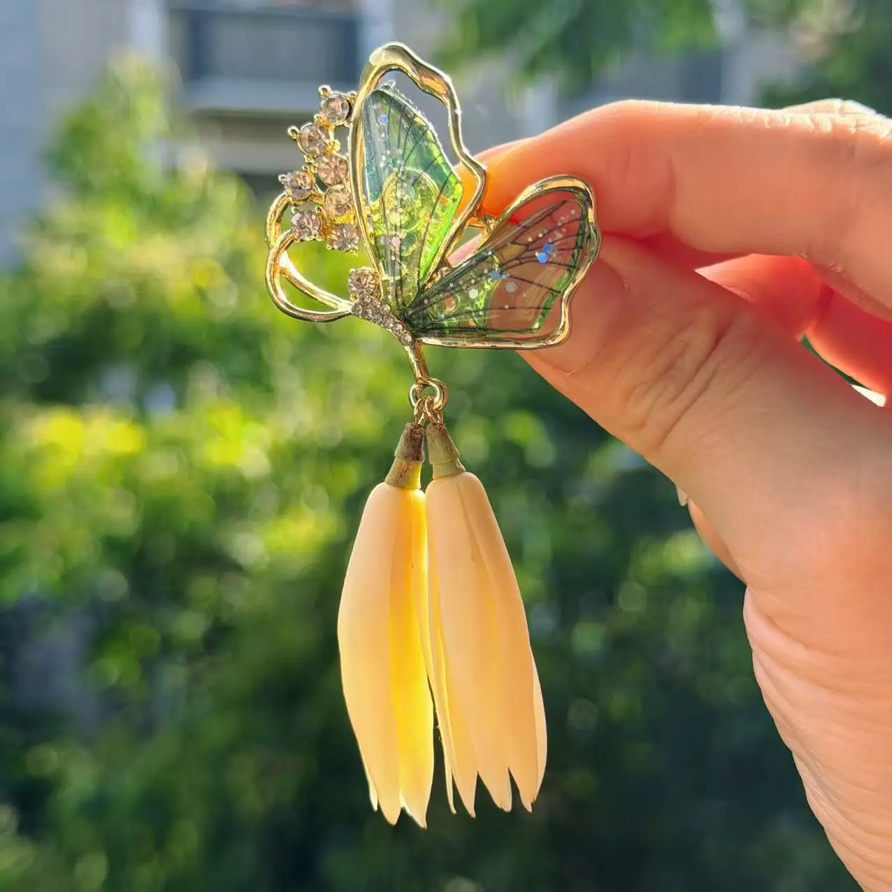 Elegant Chinese Hanfu Style Ruyi Peace Lock Brooch Imitation Pearl Rhinestone Magnolia Pendant Retro Cheongsam Jewelry For Women