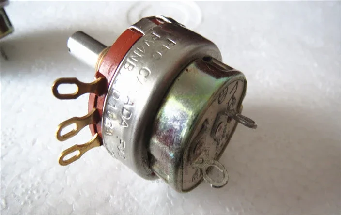 

Imported RV4NBYSD103A 10K gold foot with switch potentiometer handle length 22MMX6.3