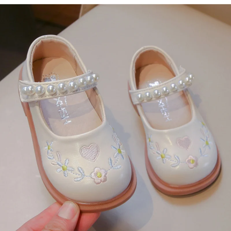 Girls\' PU Leather Shoes Spring Autumn New Korean Baby Girl Embroidered National Style Pearl Soft Sole Princess Flats Loafer