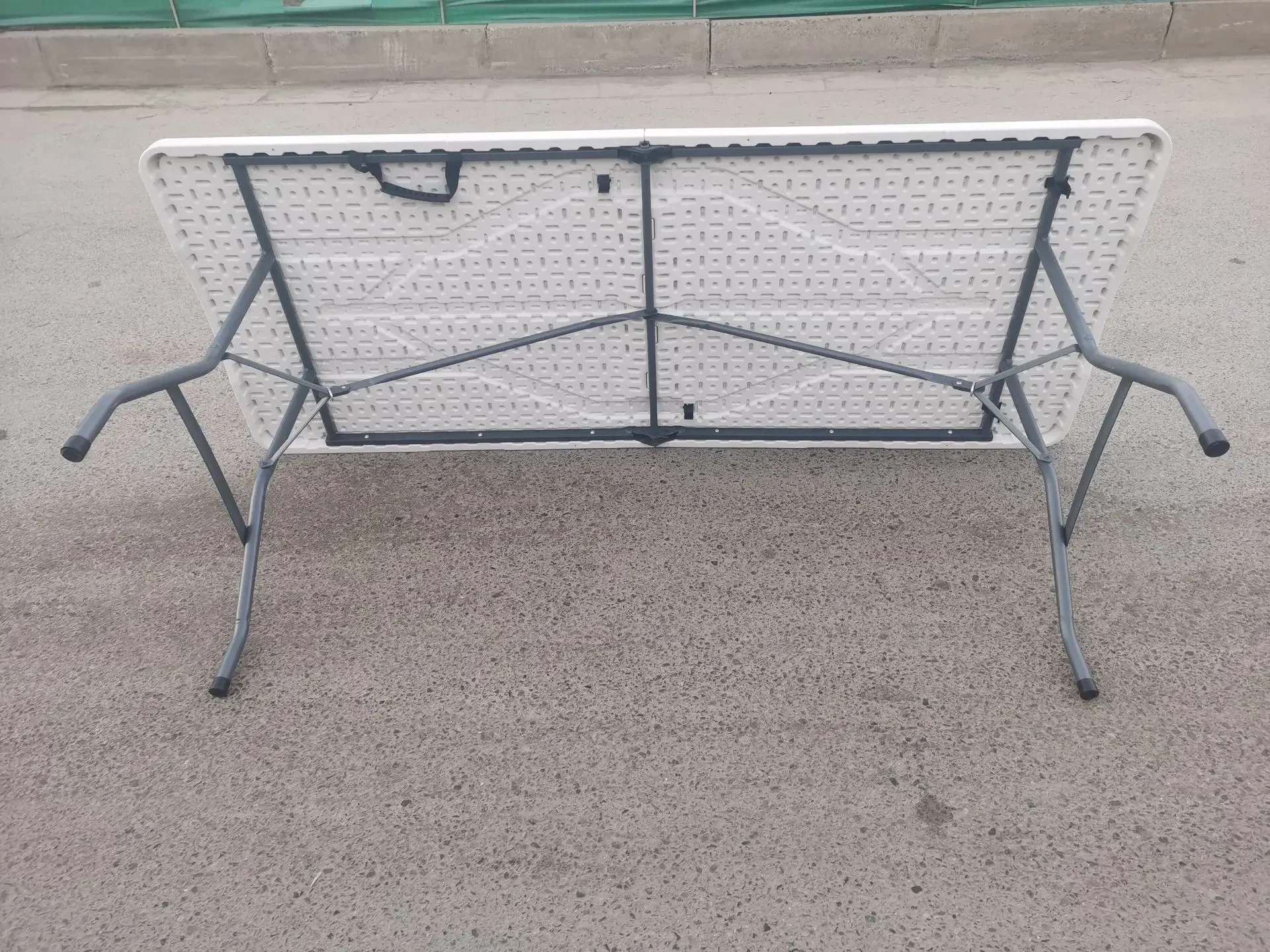 

6FT White Outdoor Rectangular HDPE Plastic Folding Camping Table For Event