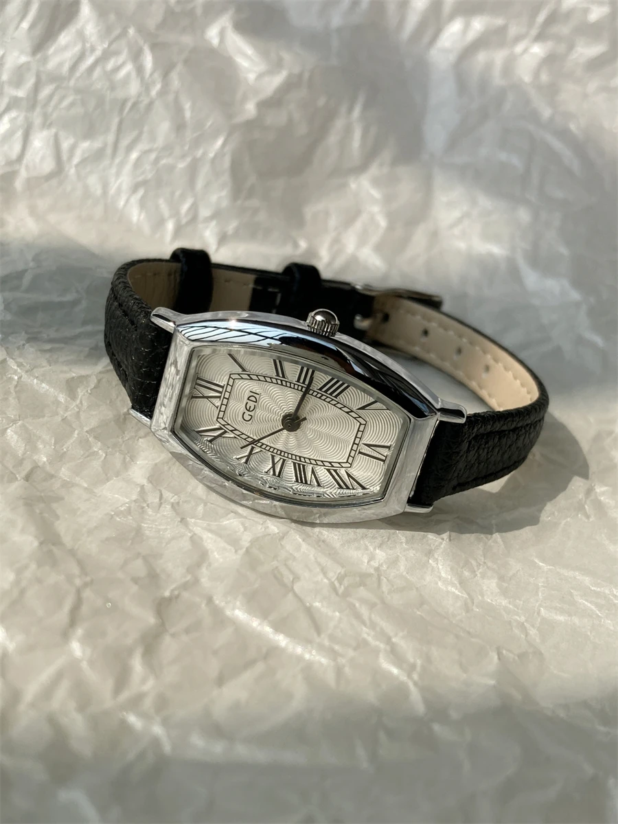 Orologio di lusso da donna, orologio blu foschia, orologio da donna impermeabile di lusso leggero di fascia alta con botte di vino, regalo per donne studentesse