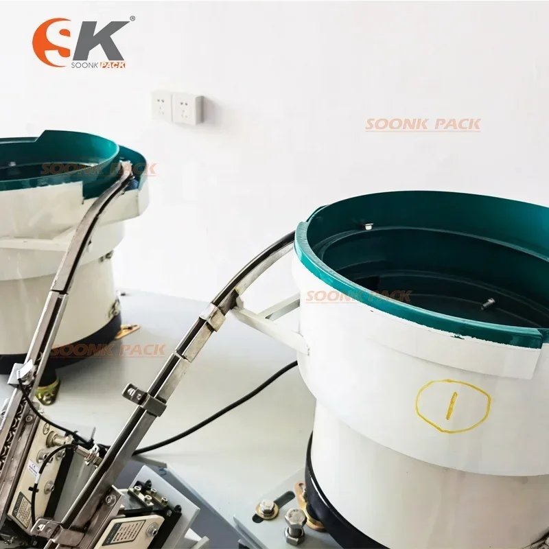 Automatic Screws Nut Vibration Counting Packing Machine High Accuracy Small Toy Parts Counting Packaging Machine Factory Price