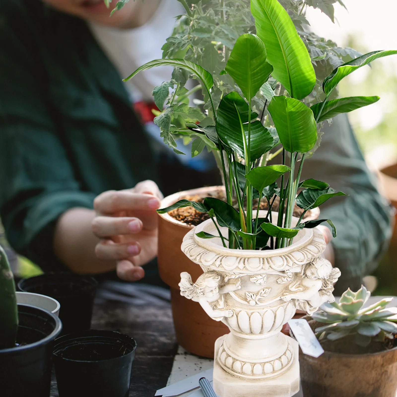 

1 шт. Декоративное кашпо-ангел для сада, уличное, из полимерной смолы, многофункциональное, бежевое, для посадки растений