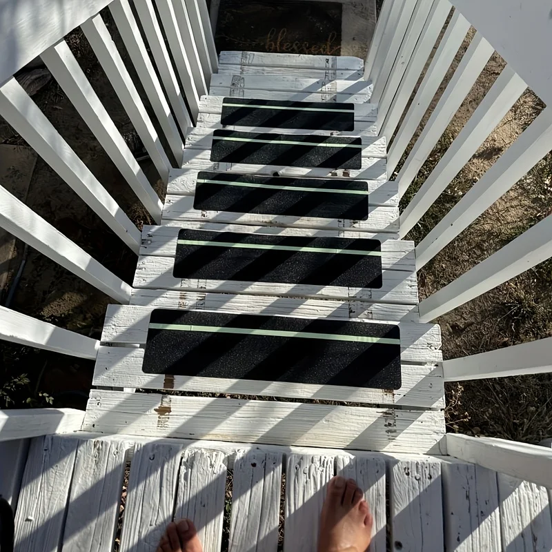 5Strip Pack - Luminous anti-slip strip，3.94Inch X 29.92Inch high friction，Waterproof and non-slip，Suitable for outdoor stairs、Ba