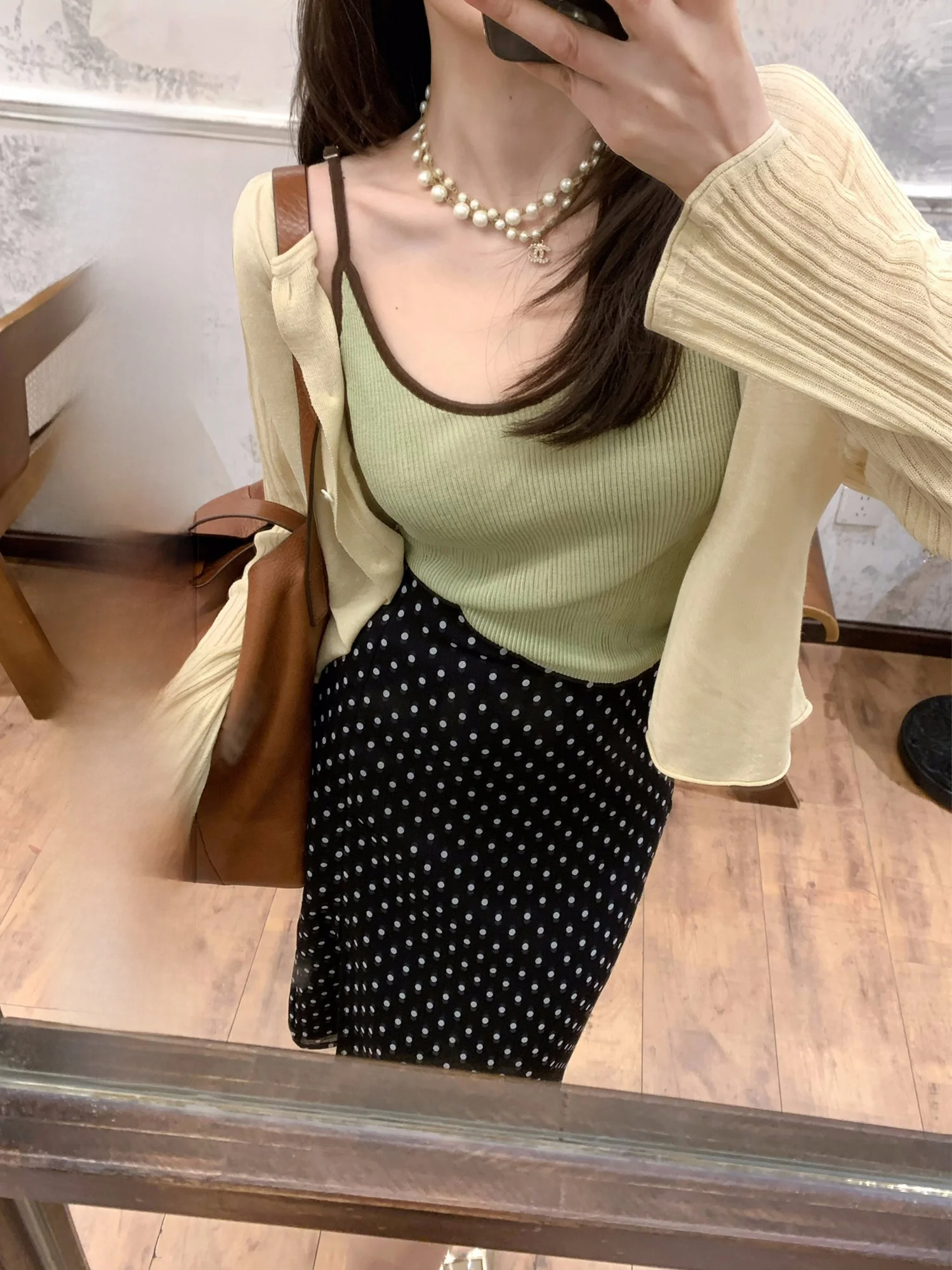 

Faionable Color Blo Design one Women's Csole Tank Top Svel Inner Wear Korean Sle Vest for Young Girls