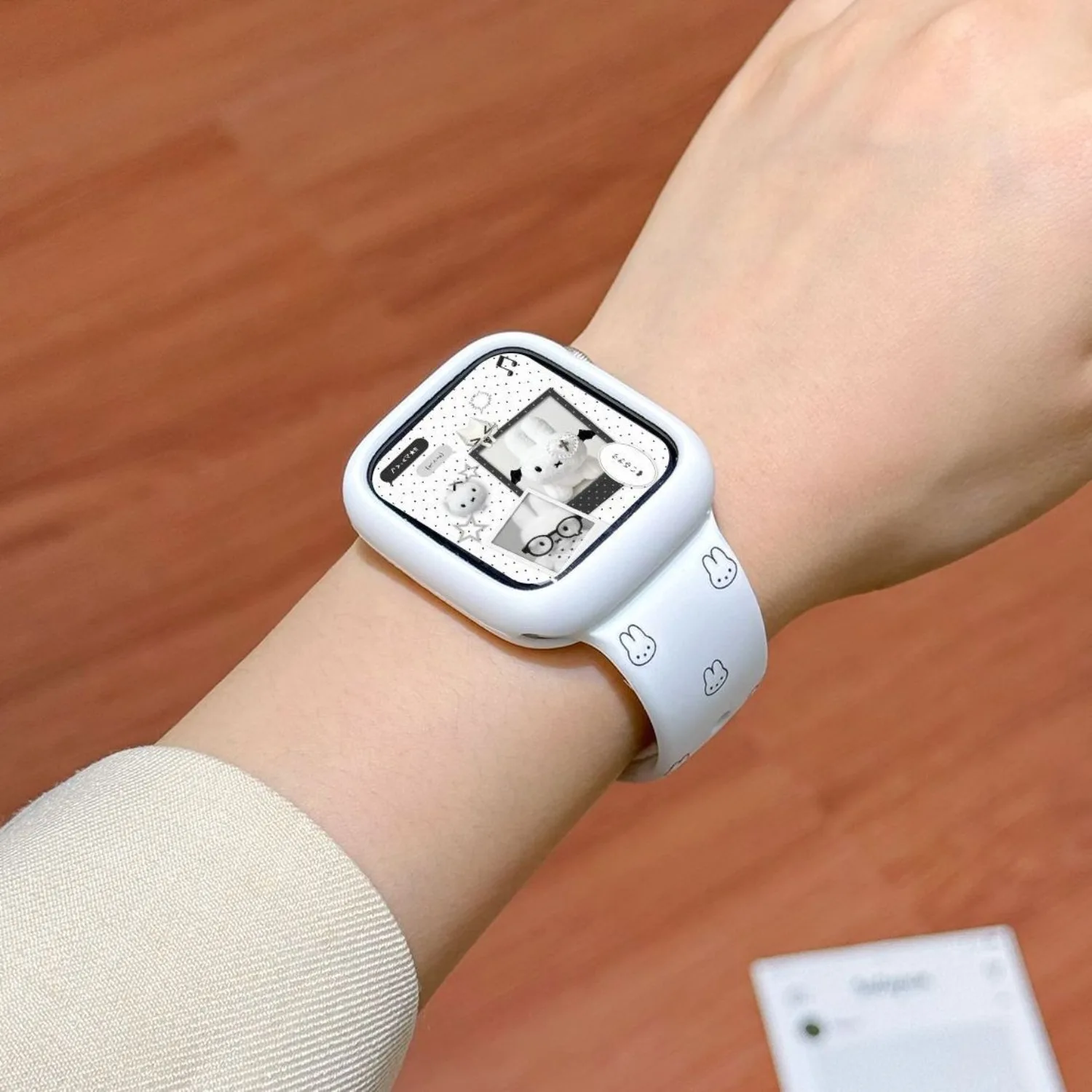 Kawaii Polka Dot Print Miffy Wristband Skin-friendly Silicone Watch Strap for IWatch S11 S10 S9 Daily Fashion Accessory Lovely view 3