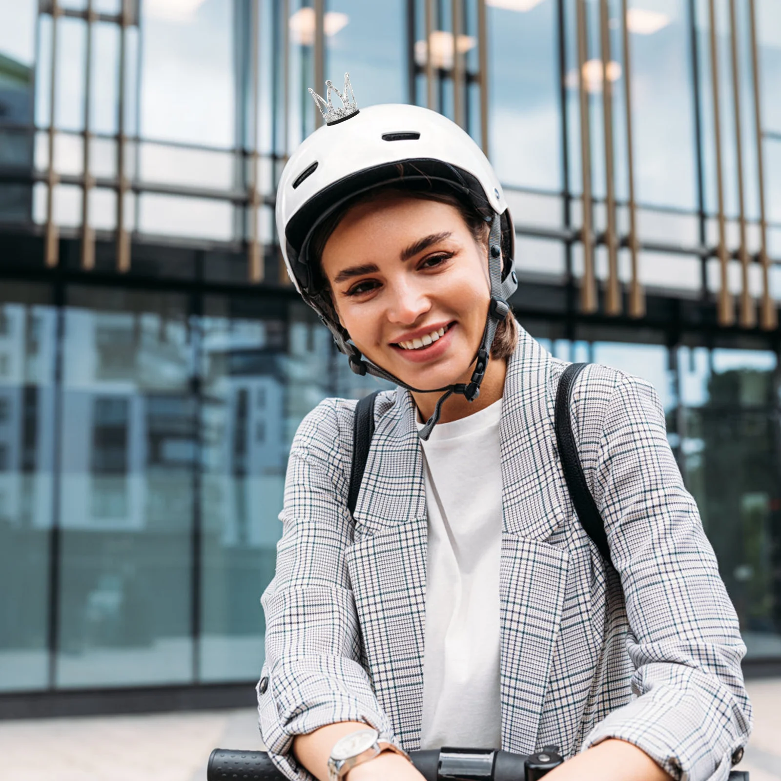 

Unique Rhinestone Accessory for Motorcycle Ski Cycling Decorative Gift Accessory Helmets Decoration