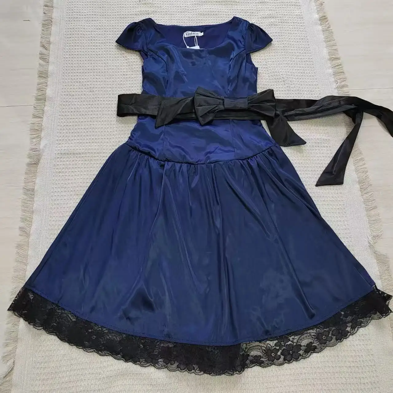 Vestido elegante Vintage Hepburn Sexy para mujer, vestidos de fiesta ajustados Retro dulces de verano, traje gótico con cuello colgante a la moda, nuevo diseño 2025