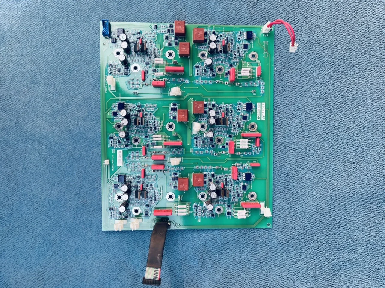 

PN072183P3 Преобразователь частоты Schneider ATV71 ATV61 SerieS 132KW 160KW Привод триггерной платы