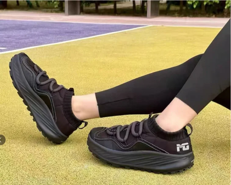 

Winter Bestseller: High-Quality Unisex Outdoor Anti-Slip Walking Shoes Breathable Walking Shoes with Superior Traction