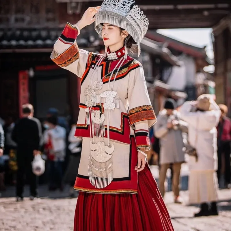 

Women's cotton and linen embroidered ethnic-style travel portrait photography clothing