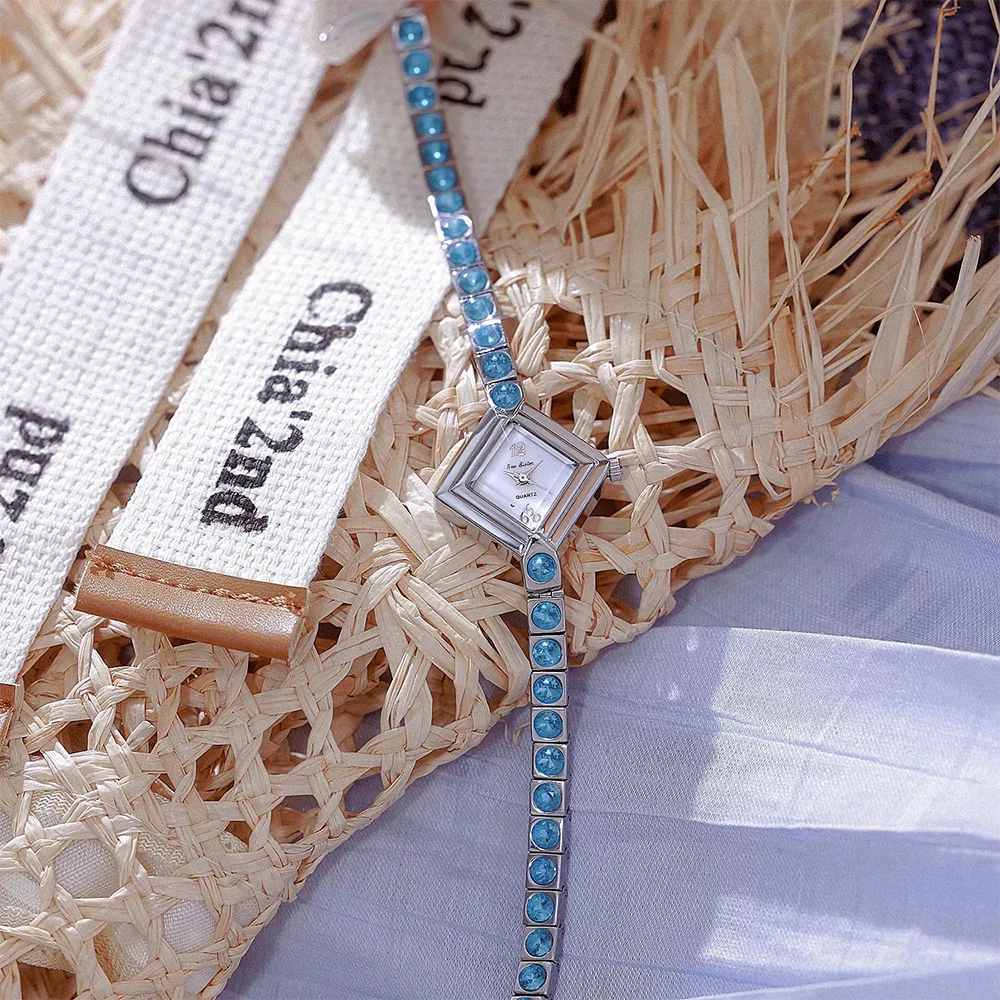 Bee Sister 新しい腕時計女性エレガントなハイエンドライト高級ブルーダイヤモンド防水合金クォーツ女性の腕時計ギフト