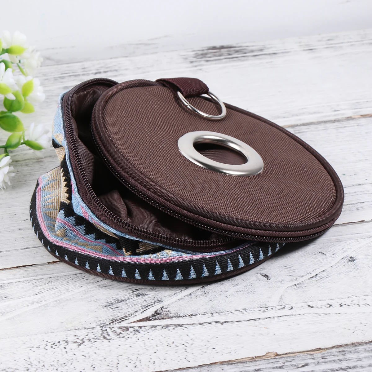 

1pc Folding Ethnic Style Napkin Storage Bag Portable Tissue Box For Outdoor Camping Non-Woven Hanging Design Bathroom