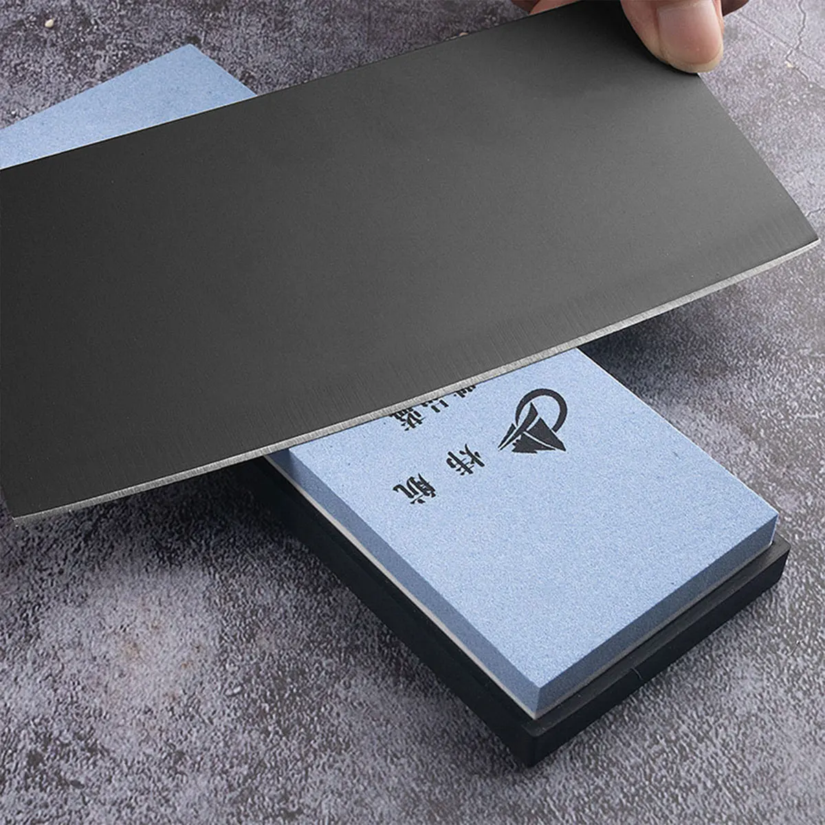 

Easy to Use Double sided sharpening stone for Kitchen Knives(#400/1000), White corundum whetstone, Home Use Chef Sharpening Tool