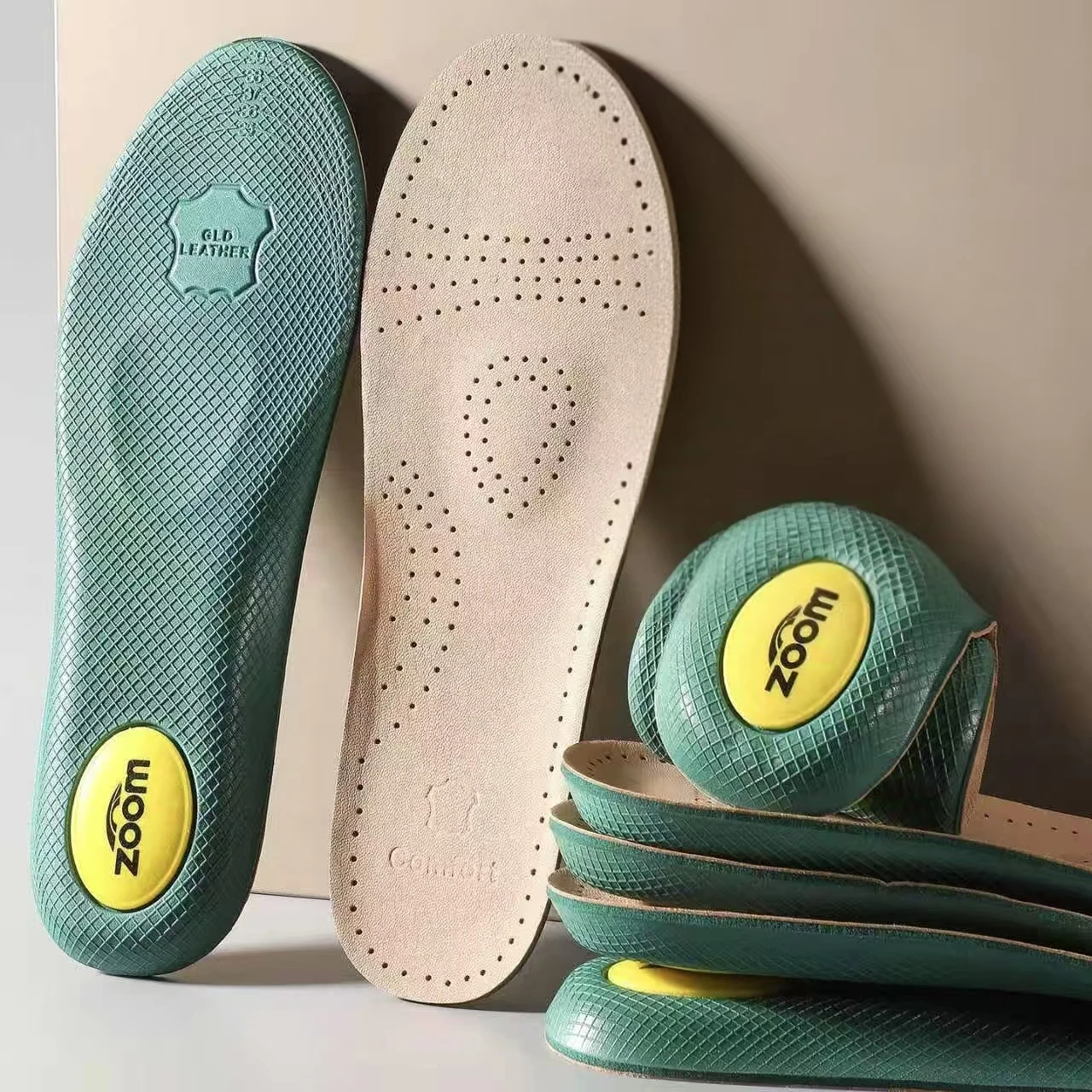 Soft and Anti Slip Sheepskin Insoles Unisex Sweat Absorbing Breathable and Shock-absorbing Insoles Suitable for Various Shoes