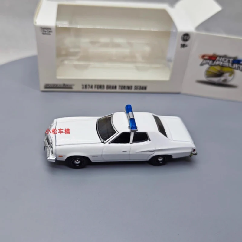 GreenLight 1:64 Scale 1974 GRAN TORINO SEDAN Alloy Simulation Car Model Classics Adult Souvenir Gift Static Display