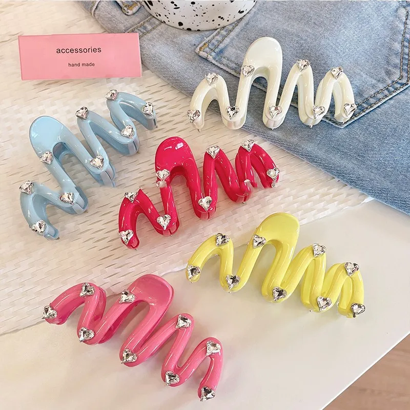 New Rhinestone Love Shape Color Large Dopamine Advanced Sense Shark Clip Hair Clips For Women