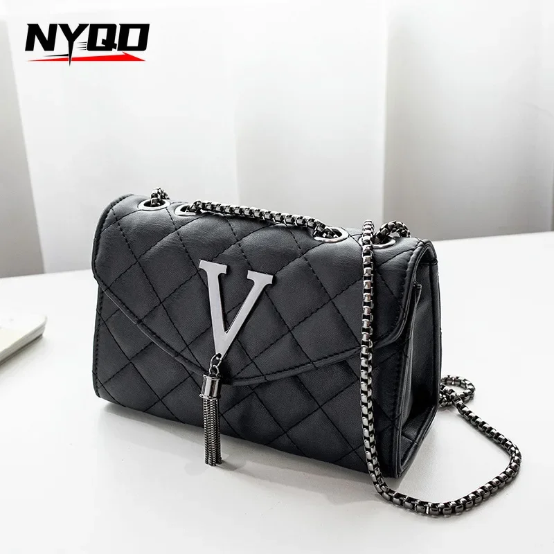 Classic Ladies Diamond Shoulder Messenger Bag Women PU Tassel Plaid Female Chain Crossbody Square Bag Luxury Handbags and Purse