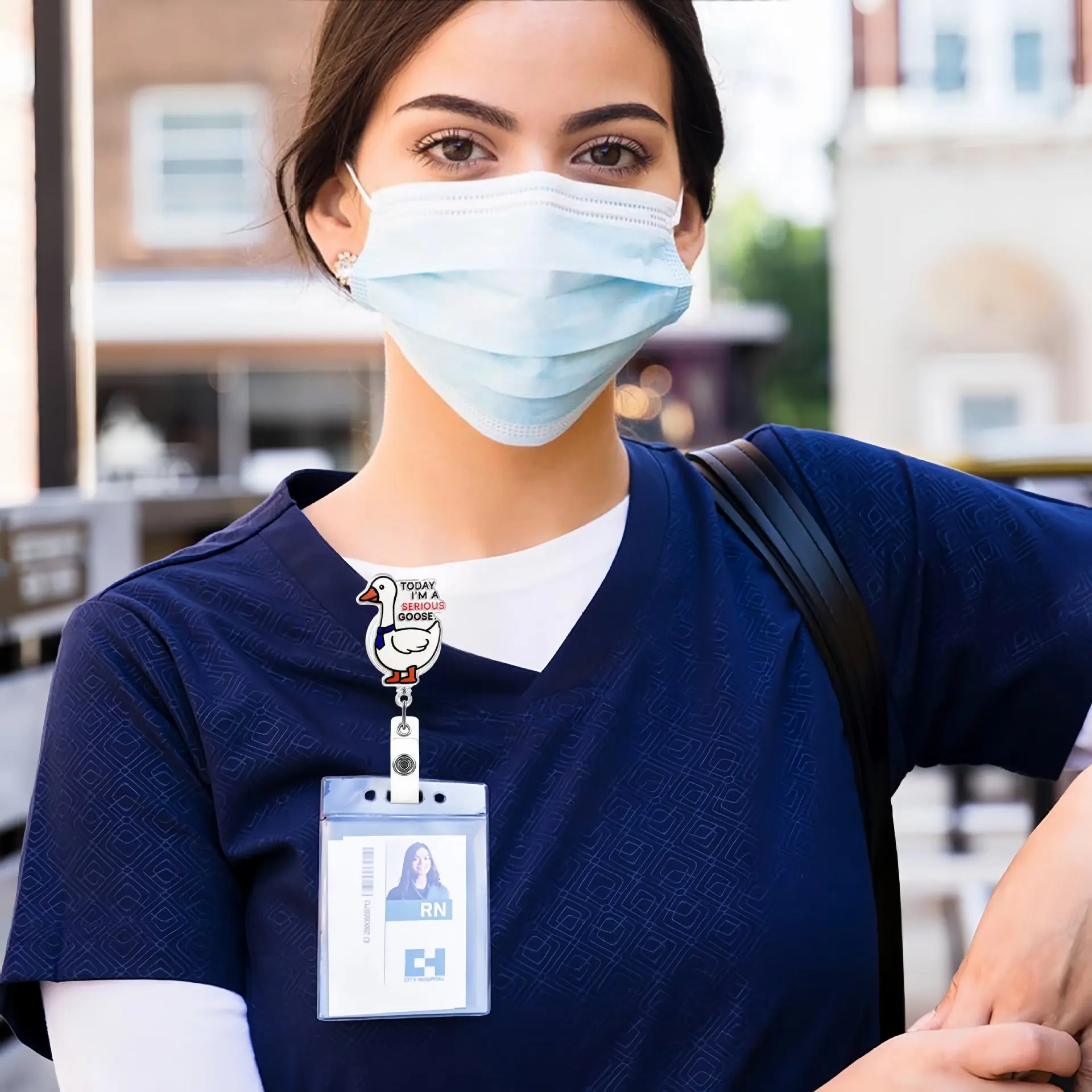 اسم طبي علامة التمساح كليب الطبيب الصدر شارة بكرة حامل قصاصة ممرضة مستشفى العمل حامل بطاقات التعريف الشخصية المفاتيح الهدايا الملحقات