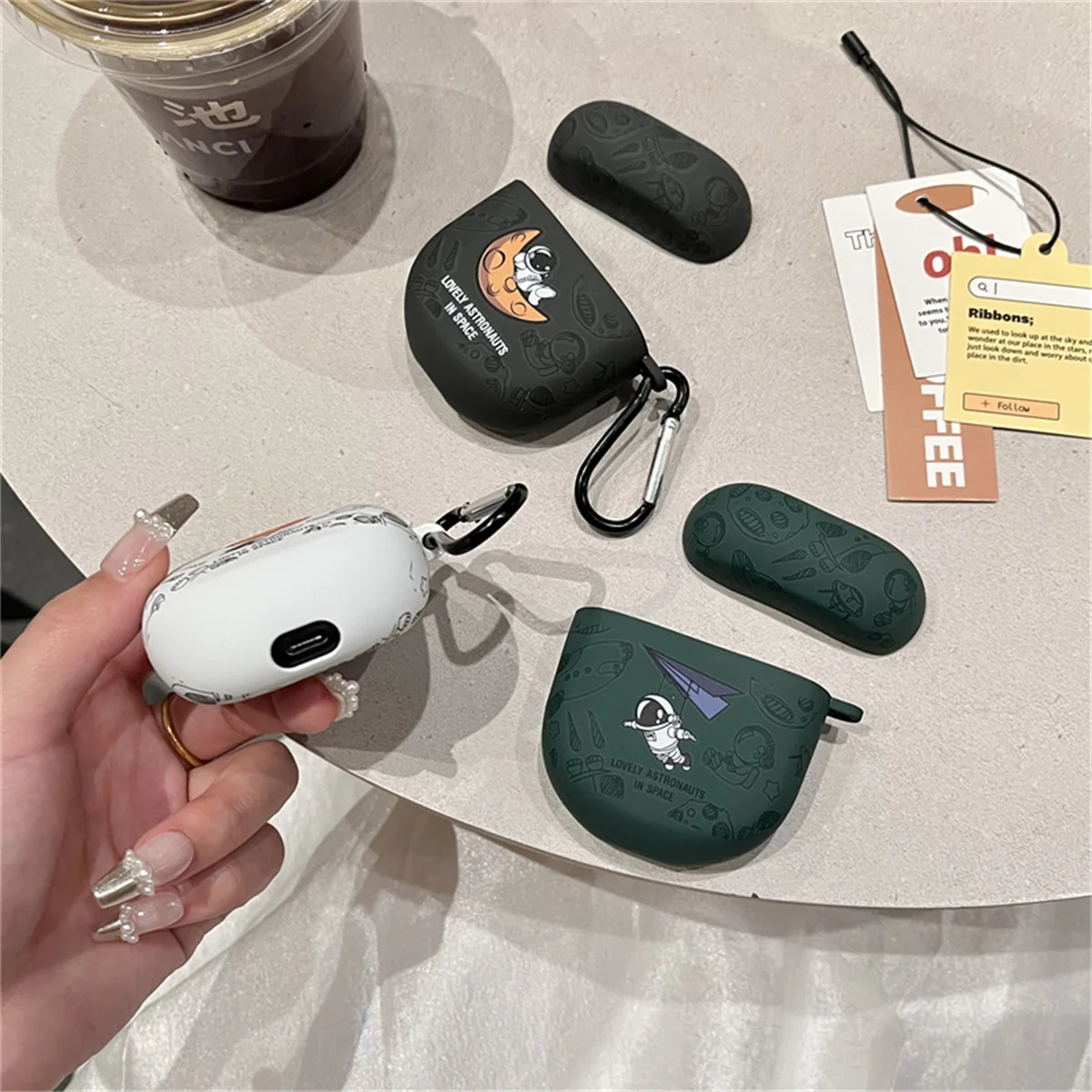 BOSE QuietComfort Earbuds II (2022) & BOSE QuietComfort พิเศษ (2023) ฝาครอบพร้อมตะขอหูฟังนักบินอวกาศน่ารัก